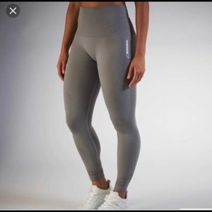Cropped high waisted gymshark leggings